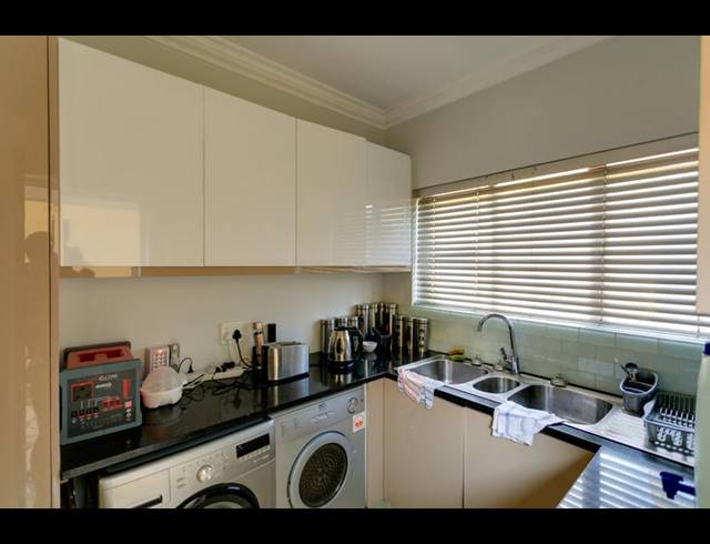 4 BEDROOM HOUSE FOR SALE IN SUNNINGHILL